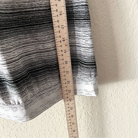 Athleta Criss Cross Back Tank Built-In Sports Bra Women's Heathered Black Size S - Picture 2 of 8